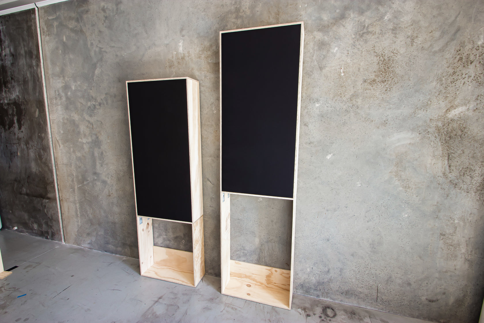 Flush Stands 612mm (left) & 912mm (right)